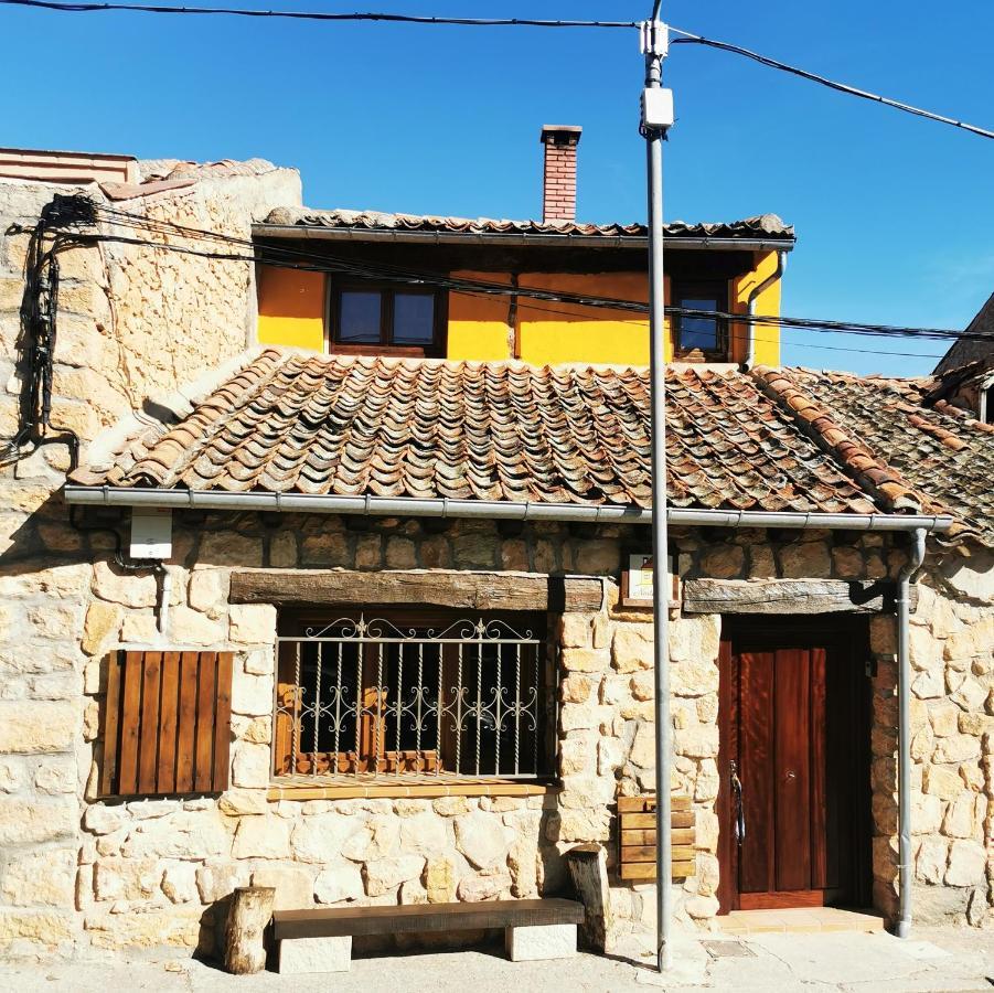Atico Piron Apartment Adrada de Piron Exterior photo