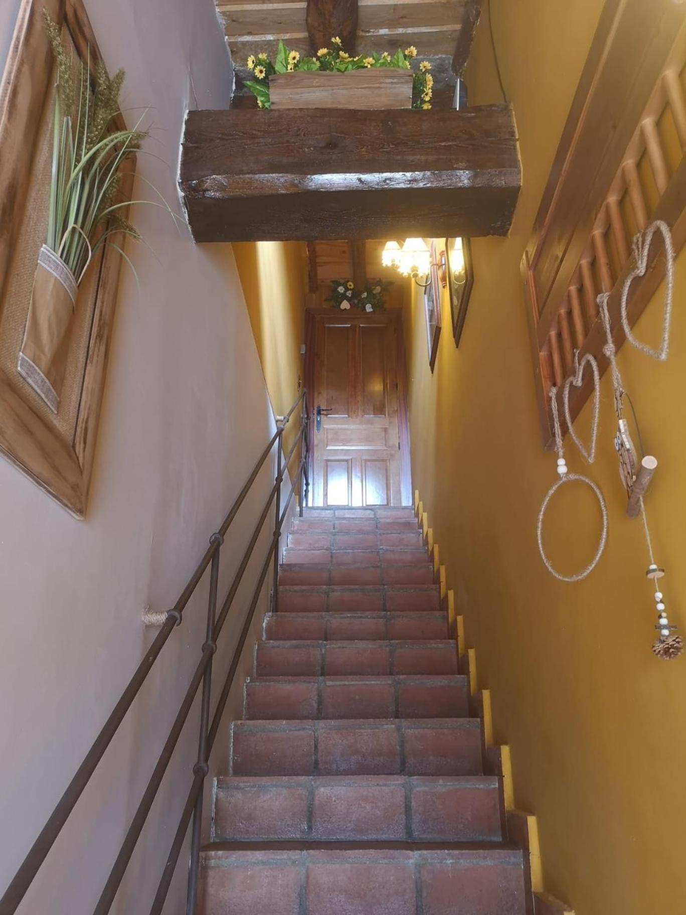 Atico Piron Apartment Adrada de Piron Exterior photo
